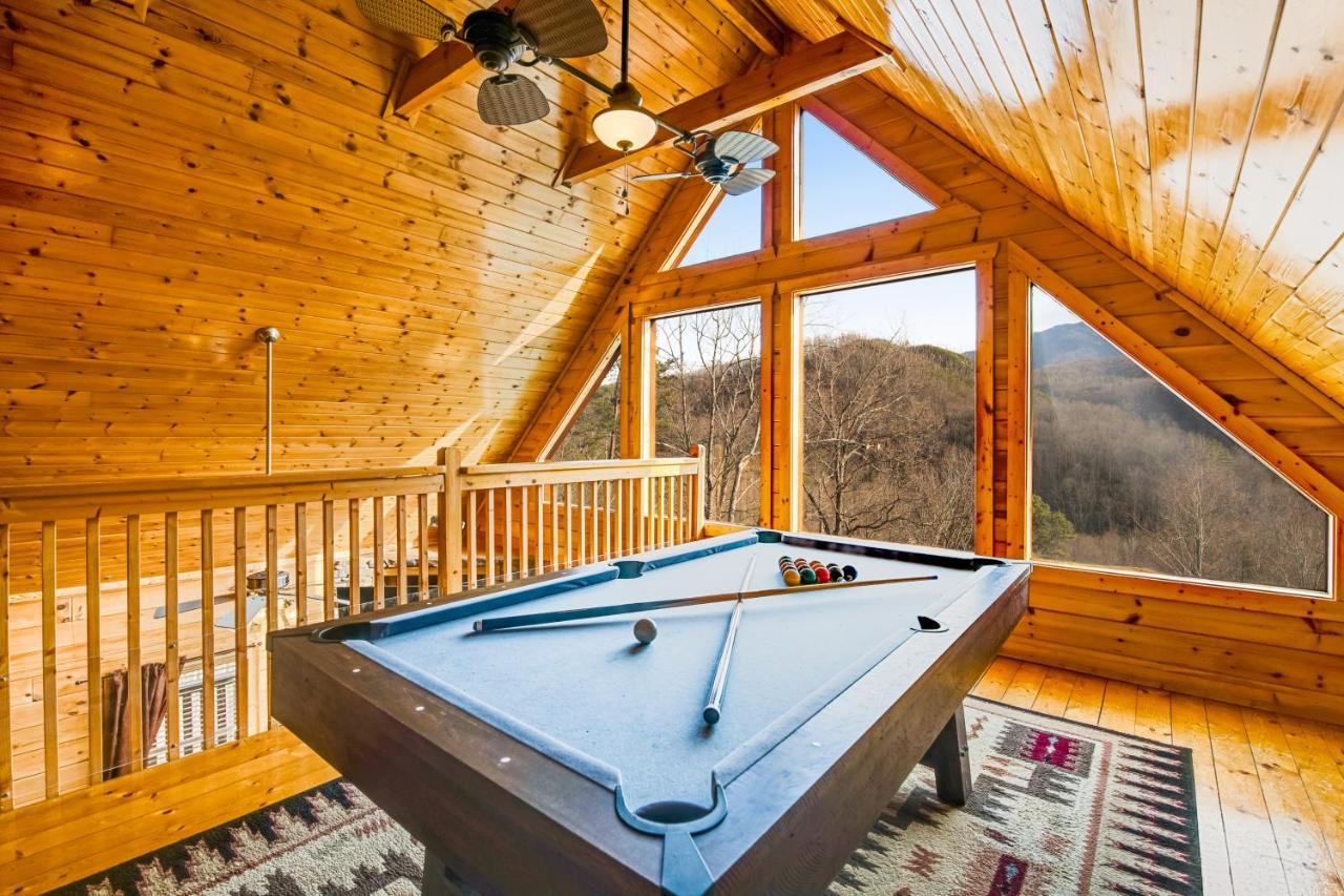 Triple Mountain View Villa แกตลิงเบิร์ก ภายนอก รูปภาพ